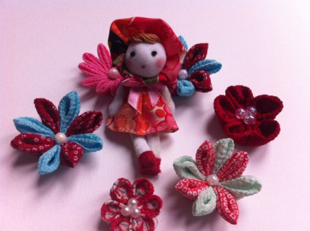 poupée 8cm , Fleure broche de 5cm,4cm,3cm